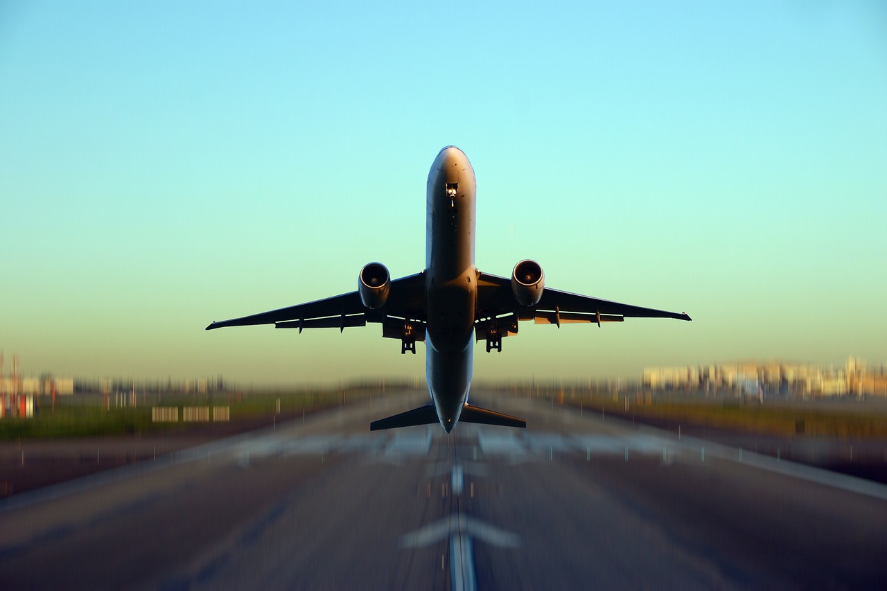 上海航空股票投资潜力与市场前景深度解析